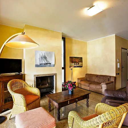 Residenz Ada Troubetzkoy アパート ギッファ